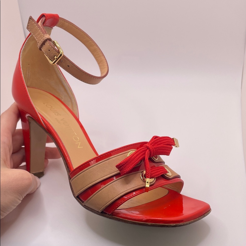 Louis Vuitton Red Patent Leather Heels with Bow gold LV original box & dust bag - Picture 15 of 17